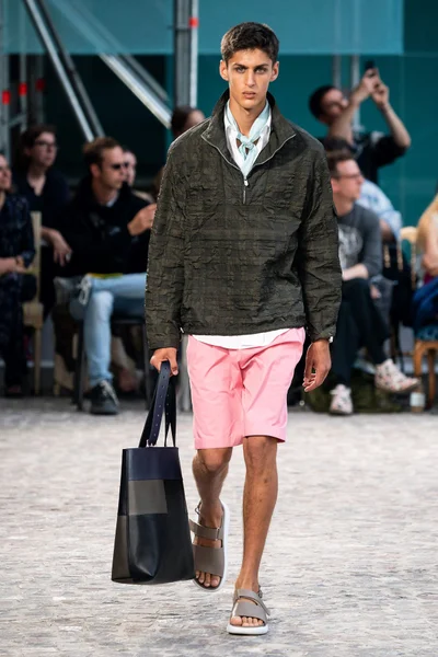 Look 38